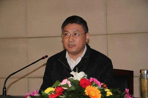 贺雪峰:推进城市化的同时也要保留农民退路_社工周刊